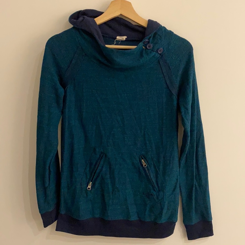Roxy sweater with cap